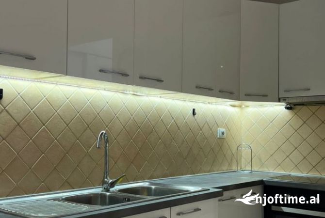 Shtepi me qera Apartament ne Tirane, 1+1, Mobilimi E mobiluar, Pagesa 600  Euro.