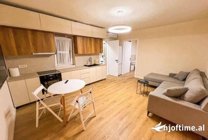 Shtepi me qera Apartament ne Tirane, 2+1, Mobilimi E mobiluar, Pagesa 600  Euro.