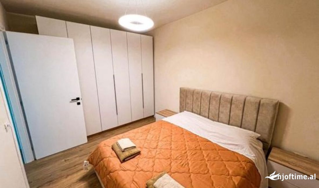 Shtepi me qera Apartament ne Tirane, 2+1, Mobilimi E mobiluar, Pagesa 600  Euro.