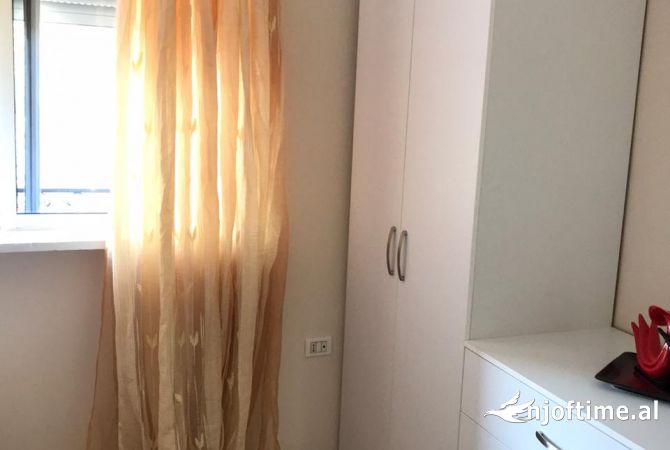 Shtepi me qera Apartament ne Tirane, 2+1, Mobilimi E mobiluar, Pagesa 600  Euro.