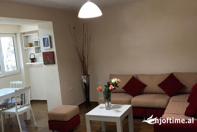 Shtepi me qera Apartament ne Tirane, 2+1, Mobilimi E mobiluar, Pagesa 600  Euro.