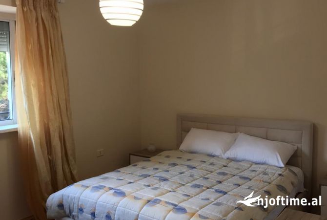 Shtepi me qera Apartament ne Tirane, 2+1, Mobilimi E mobiluar, Pagesa 600  Euro.