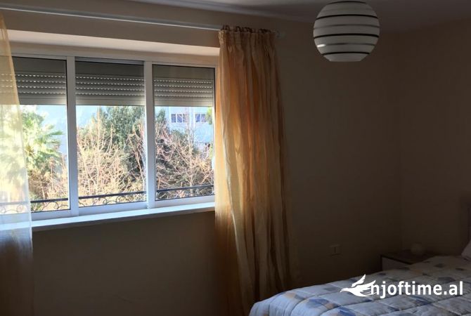 Shtepi me qera Apartament ne Tirane, 2+1, Mobilimi E mobiluar, Pagesa 600  Euro.