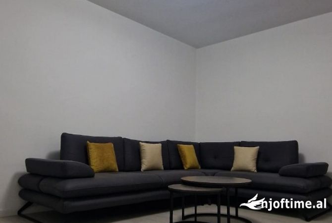 Shtepi me qera Apartament ne Tirane, 1+1, Mobilimi E mobiluar, Pagesa 660  Euro.