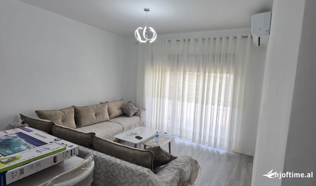 Shtepi me qera Apartament ne Tirane, 2+1, Mobilimi E mobiluar, Pagesa 600  Euro.