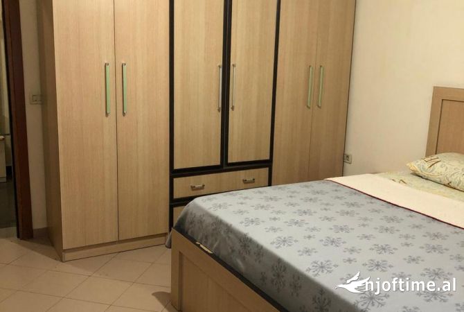 Shtepi me qera 1+1 ne Tirane - 450 Euro