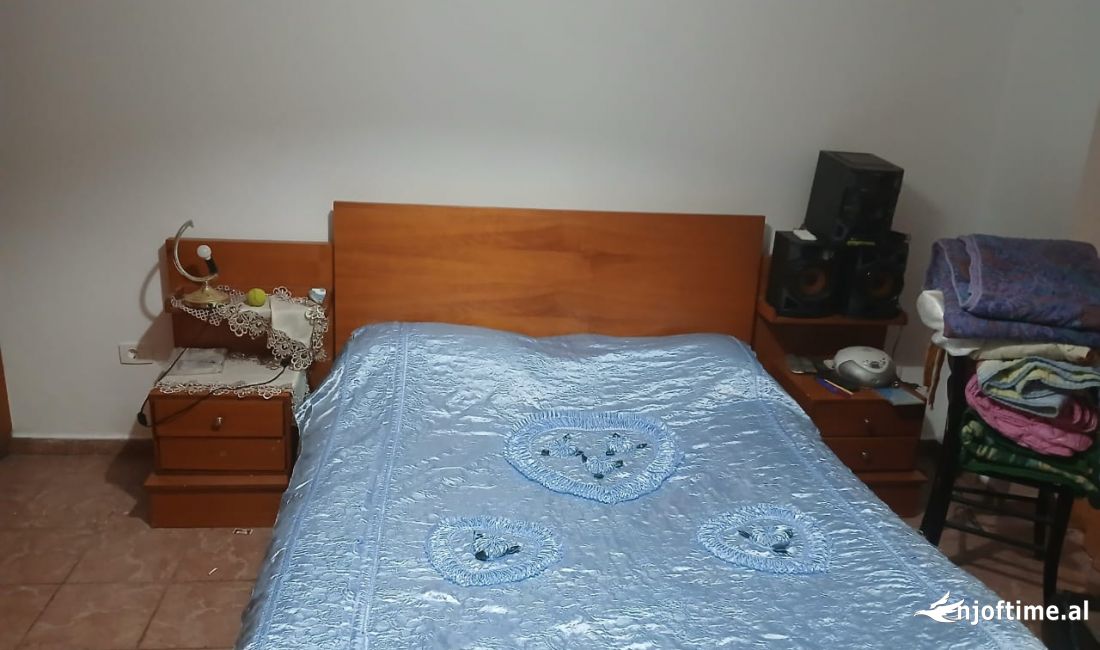 Shtepi me qera Apartament ne Tirane, 2+1, Mobilimi E mobiluar, Pagesa 550  Euro.