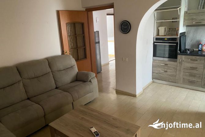Shtepi me qera 1+1 ne Tirane - 370 Euro
