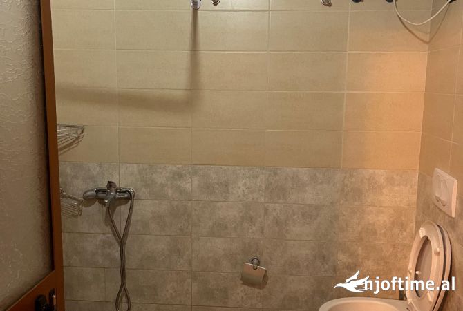 Shtepi me qera Apartament ne Tirane, 1+1, Mobilimi E mobiluar, Pagesa 500  Euro.