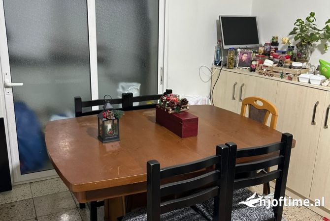 Shtepi me qera Apartament ne Tirane, 2+1, Mobilimi E mobiluar, Pagesa 550  Euro.