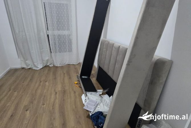Shtepi me qera Apartament ne Tirane, 1+1, Mobilimi E mobiluar, Pagesa 400  Euro.