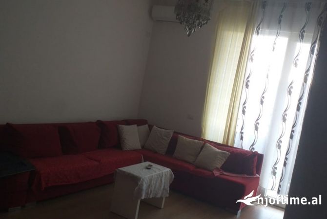 Shtepi me qera Apartament ne Tirane, 1+1, Mobilimi E mobiluar, Pagesa 400  Euro.