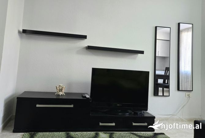 Shtepi me qera Apartament ne Tirane, 1+1, Mobilimi E mobiluar, Pagesa 420  Euro.