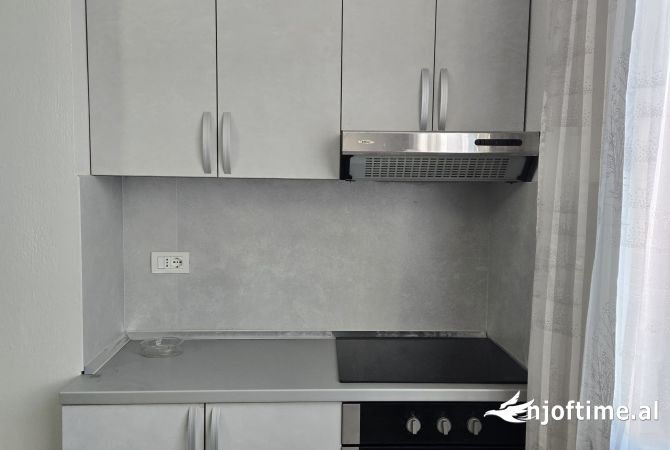 Shtepi me qera Apartament ne Tirane, 1+1, Mobilimi E mobiluar, Pagesa 420  Euro.