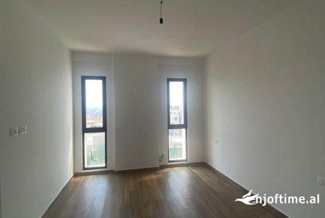 Shtepi ne shitje Apartament ne Tirane, 2+1, Mobilimi E mobiluar, Pagesa 183,000  Euro.