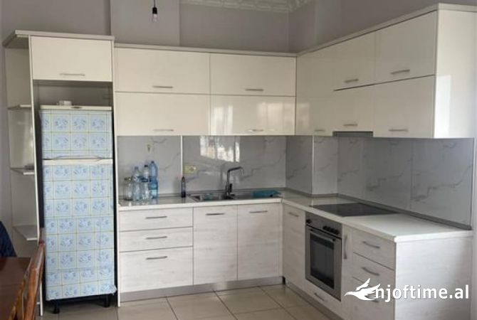 Shtepi me qera 2+1 ne Tirane - 350 Euro