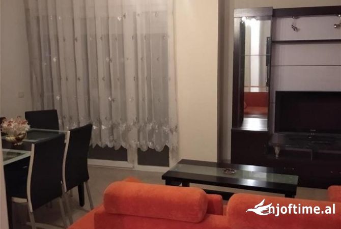 Shtepi me qera Apartament ne Tirane, 2+1, Mobilimi E mobiluar, Pagesa 500  Euro.