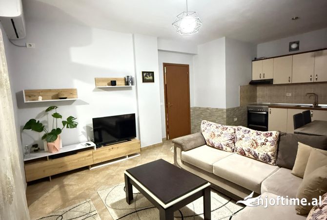 Shtepi me qera 1+1 ne Tirane - 450 Euro