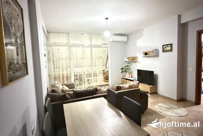 Shtepi me qera 1+1 ne Tirane - 450 Euro