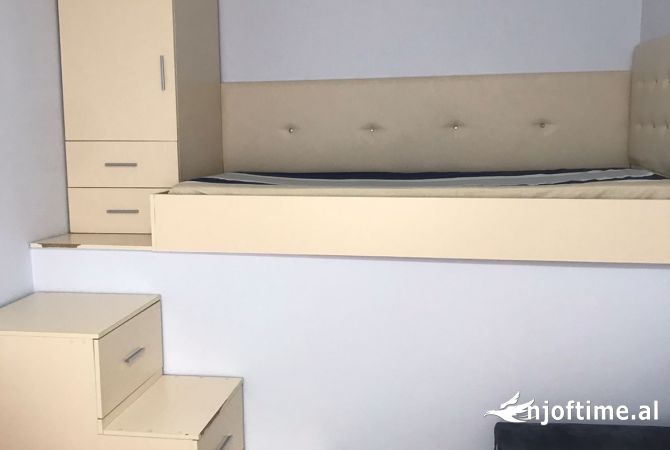 Shtepi me qera Apartament ne Tirane, Garsoniere, Mobilimi E mobiluar, Pagesa 250  Euro.