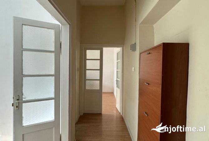 Shtepi me qera Apartament ne Tirane, 2+1, Mobilimi E mobiluar, Pagesa 600  Euro.
