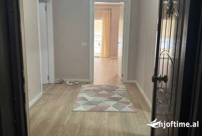 Shtepi me qera Apartament ne Tirane, 2+1, Mobilimi E mobiluar, Pagesa 500  Euro.