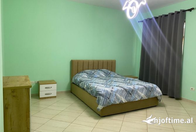 Shtepi me qera Apartament ne Tirane, 2+1, Mobilimi E mobiluar, Pagesa 400  Euro.