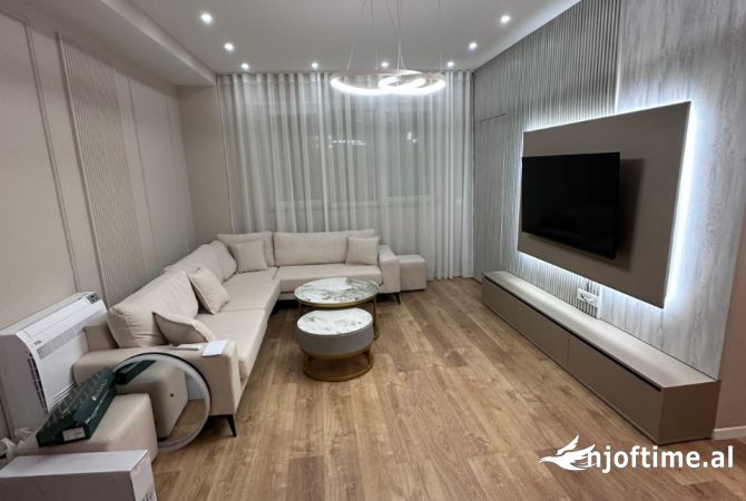 Shtepi me qera 2+1 ne Tirane - 1,300 Euro