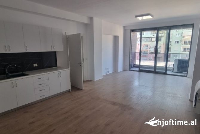 Ambient biznesi me qera 1+1 ne Tirane - 1,250 Euro
