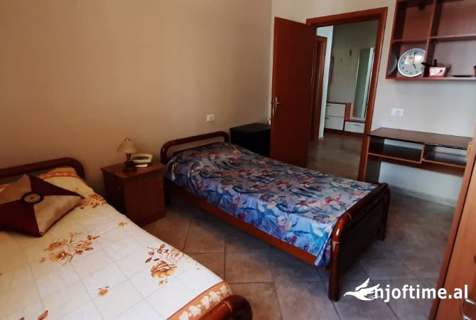 Shtepi me qera Apartament ne Tirane, 2+1, Mobilimi E mobiluar, Pagesa 650  Euro.