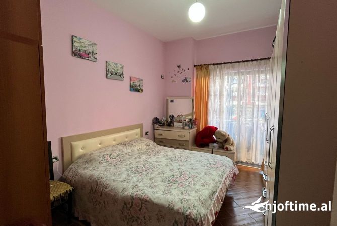 Shtepi ne shitje Apartament ne Tirane, 1+1, Mobilimi E mobiluar, Pagesa 107,000  Euro.