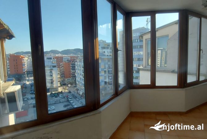 Shtepi me qera Apartament ne Tirane, 1+1, Mobilimi E mobiluar, Pagesa 450  Euro.