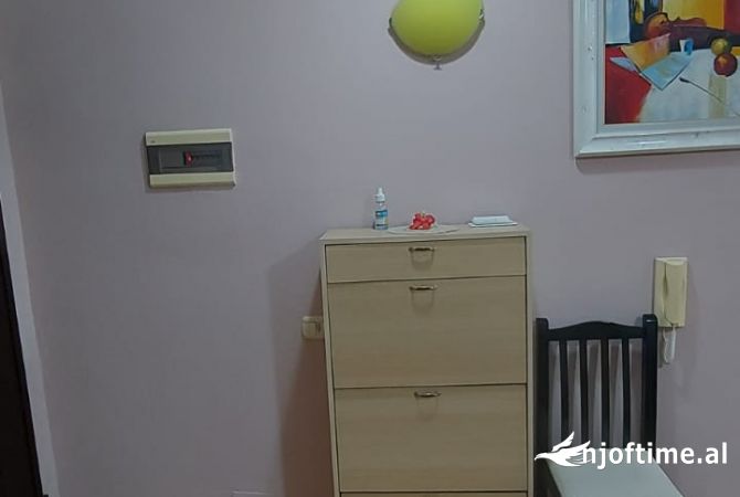 Shtepi me qera Apartament ne Tirane, 1+1, Mobilimi E mobiluar, Pagesa 450  Euro.