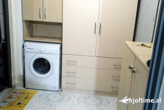 Shtepi ne shitje Apartament ne Tirane, 1+1, Mobilimi E mobiluar, Pagesa 68,000  Euro.