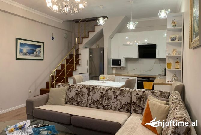 Shtepi me qera Apartament ne Tirane, 3+1, Mobilimi E mobiluar, Pagesa 800  Euro.