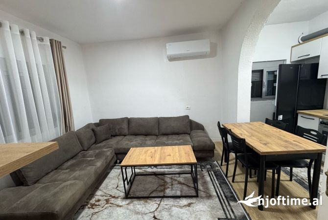 Shtepi me qera Apartament ne Tirane, 1+1, Mobilimi E mobiluar, Pagesa 350  Euro.