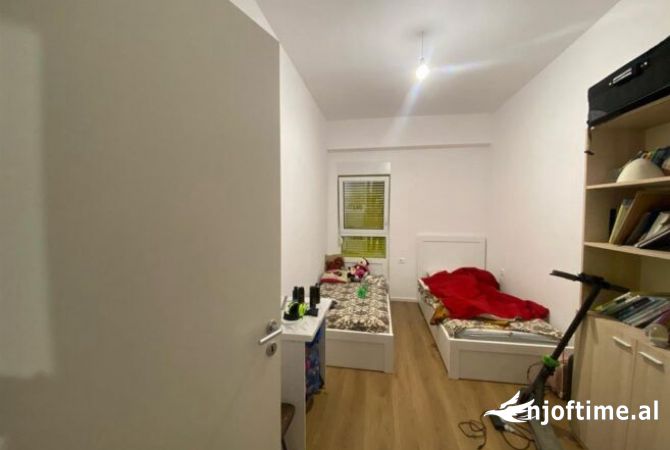 Shtepi me qera Apartament ne Tirane, 2+1, Mobilimi E mobiluar, Pagesa 400  Euro.