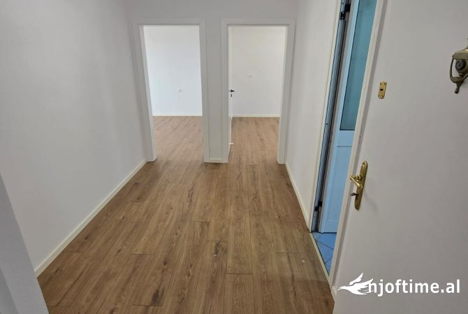 Shtepi ne shitje Apartament ne Tirane, 1+1, Mobilimi Bosh, pa mobiluar, Pagesa 79,000  Euro.