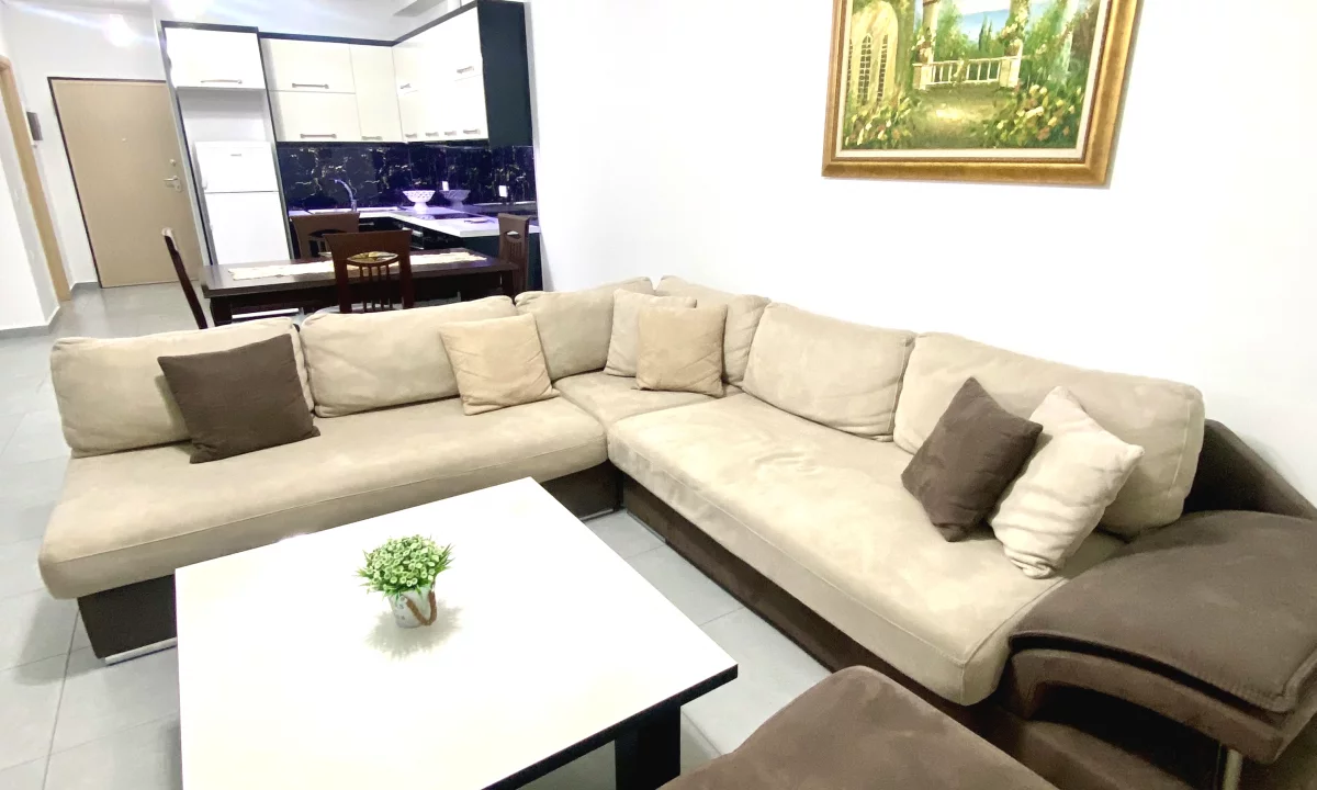 Shtepi me qera Apartament ne Sarande, 2+1, Mobilimi E mobiluar, Pagesa 50,000  Leke.