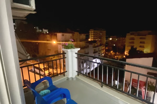 Shtepi me qera Apartament ne Sarande, 2+1, Mobilimi E mobiluar, Pagesa 50,000  Leke.