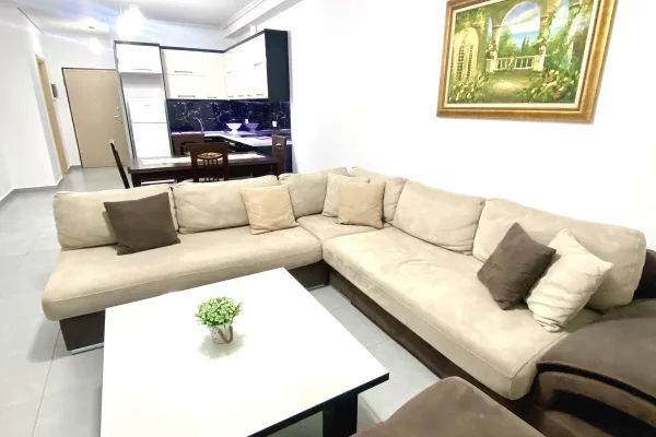 Shtepi me qera 2+1 ne Sarande - 50,000 Leke