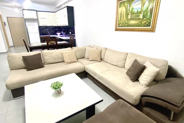 Shtepi me qera 2+1 ne Sarande - 50,000 Leke