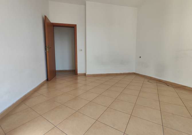 Shtepi ne shitje Apartament ne Tirane, 2+1, Mobilimi Bosh, pa mobiluar, Pagesa 115,000  Euro.