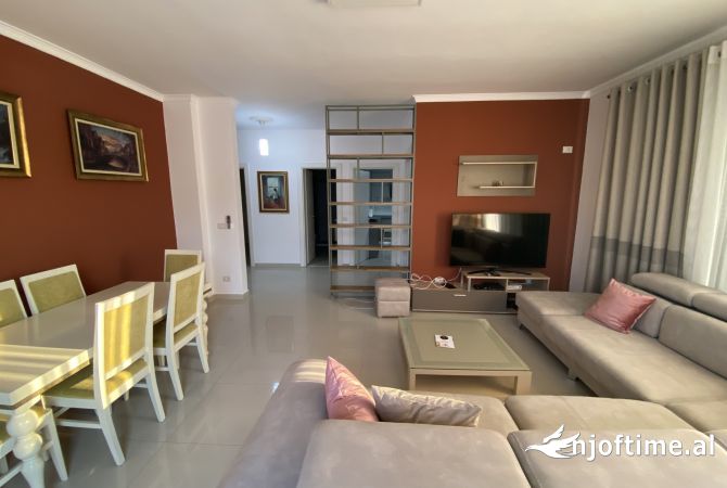 Shtepi me qera 2+1 ne Tirane - 700 Euro
