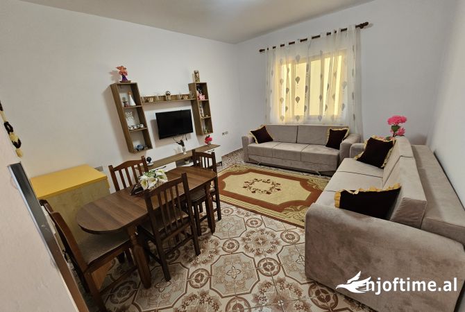 Shtepi me qera 2+1 ne Vlore - 250 Euro