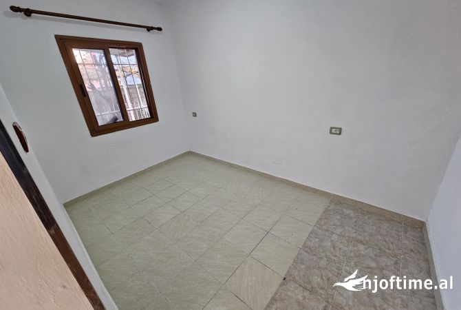 Shtepi me qera 2+1 ne Vlore - 210 Euro