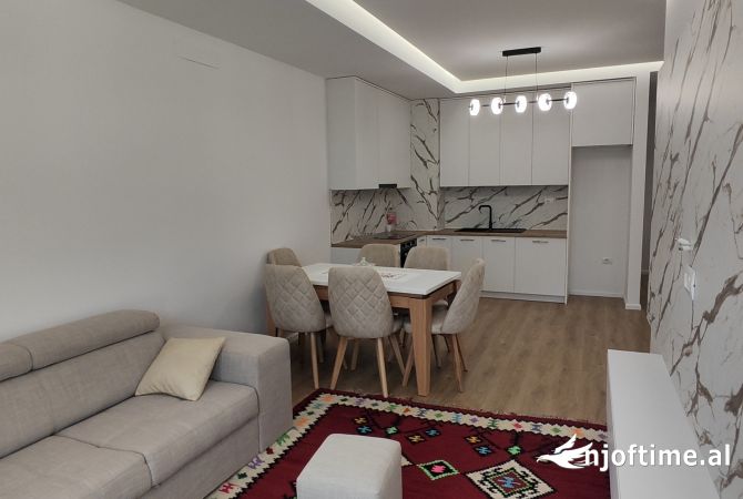 Tek Mangalem 21, Jepet Me Qera Apartament 2+1 Me Post Parkimi!