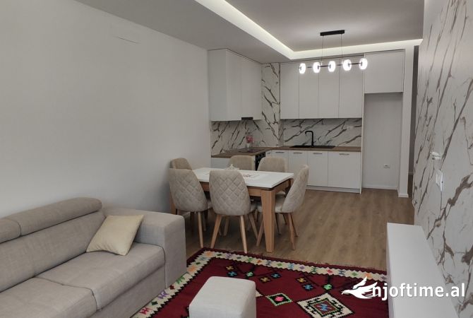 Shtepi me qera 2+1 ne Tirane - 450 Euro