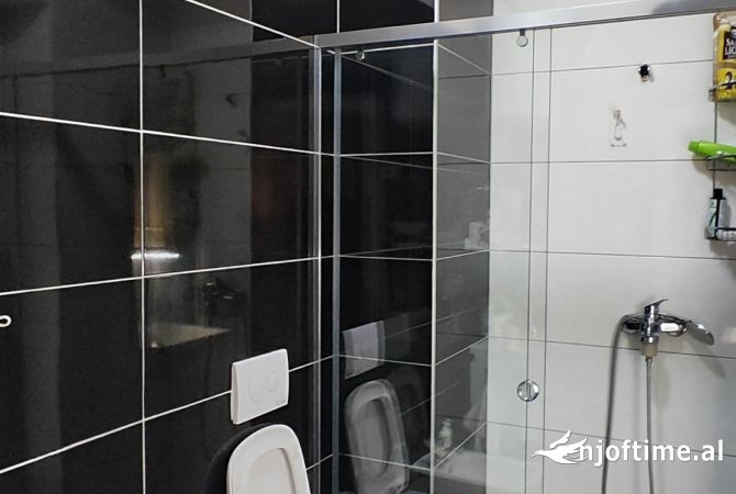 Shtepi me qera Apartament ne Tirane, 1+1, Mobilimi E mobiluar, Pagesa 630  Euro.