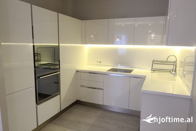 Shtepi me qera 2+1 ne Tirane - 650 Euro
